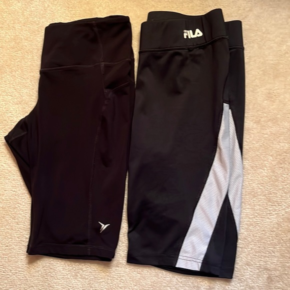 2 pair medium bike shorts old navy & Gil’s both black - Picture 1 of 9